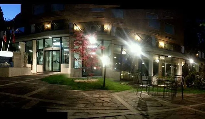 Grand Bolognese سالسوماجّوري تيرمي